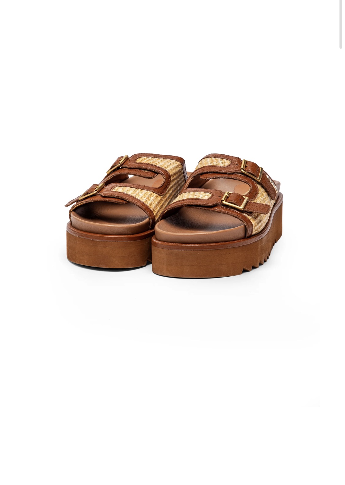 CHINELO PLATAFORMA EM RÁFIA BAMBURI